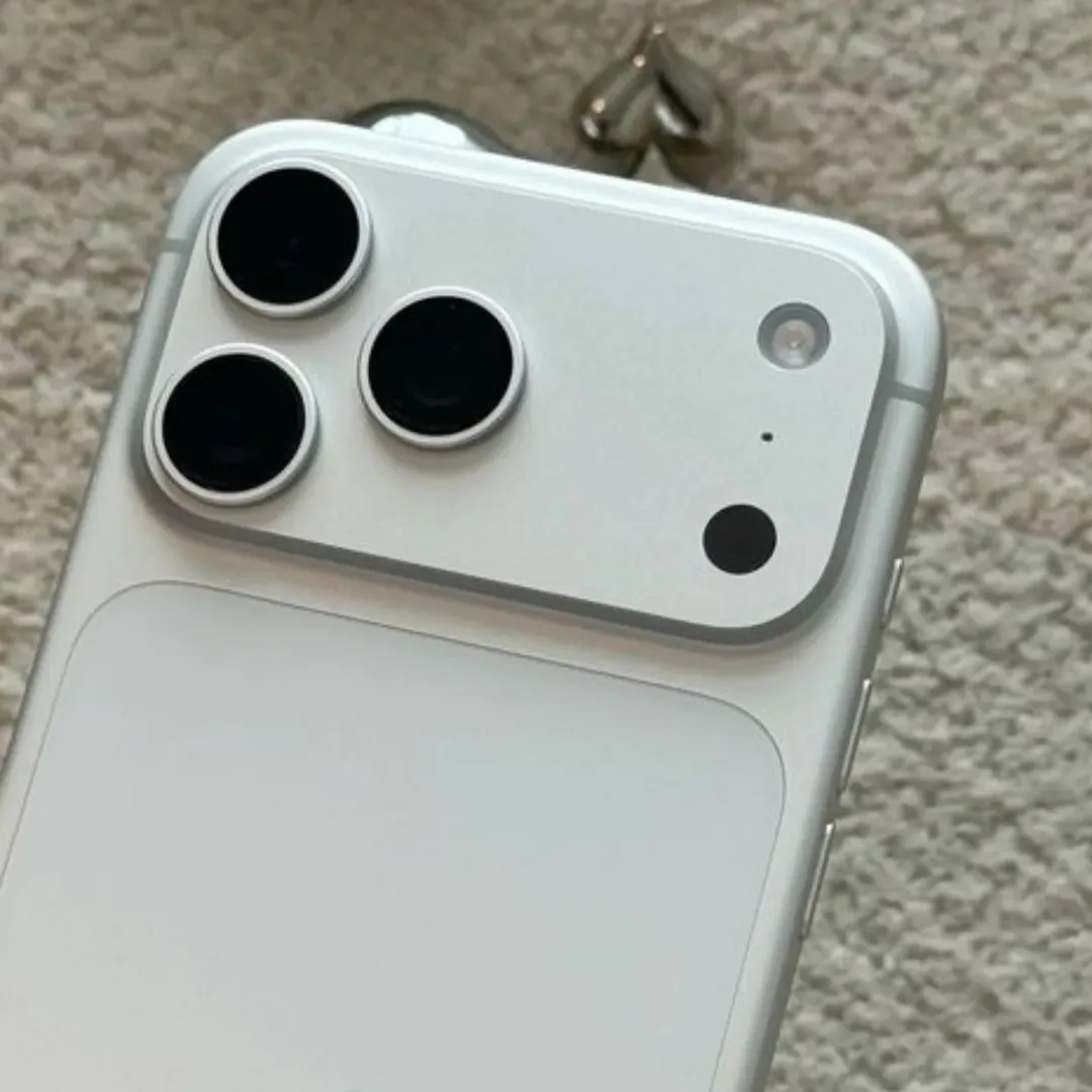 آیفون ۱۷ پرو مکس سفید صدفی کپی