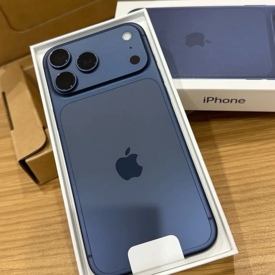 آیفون هفـــده رنگ سرمه ای کپی